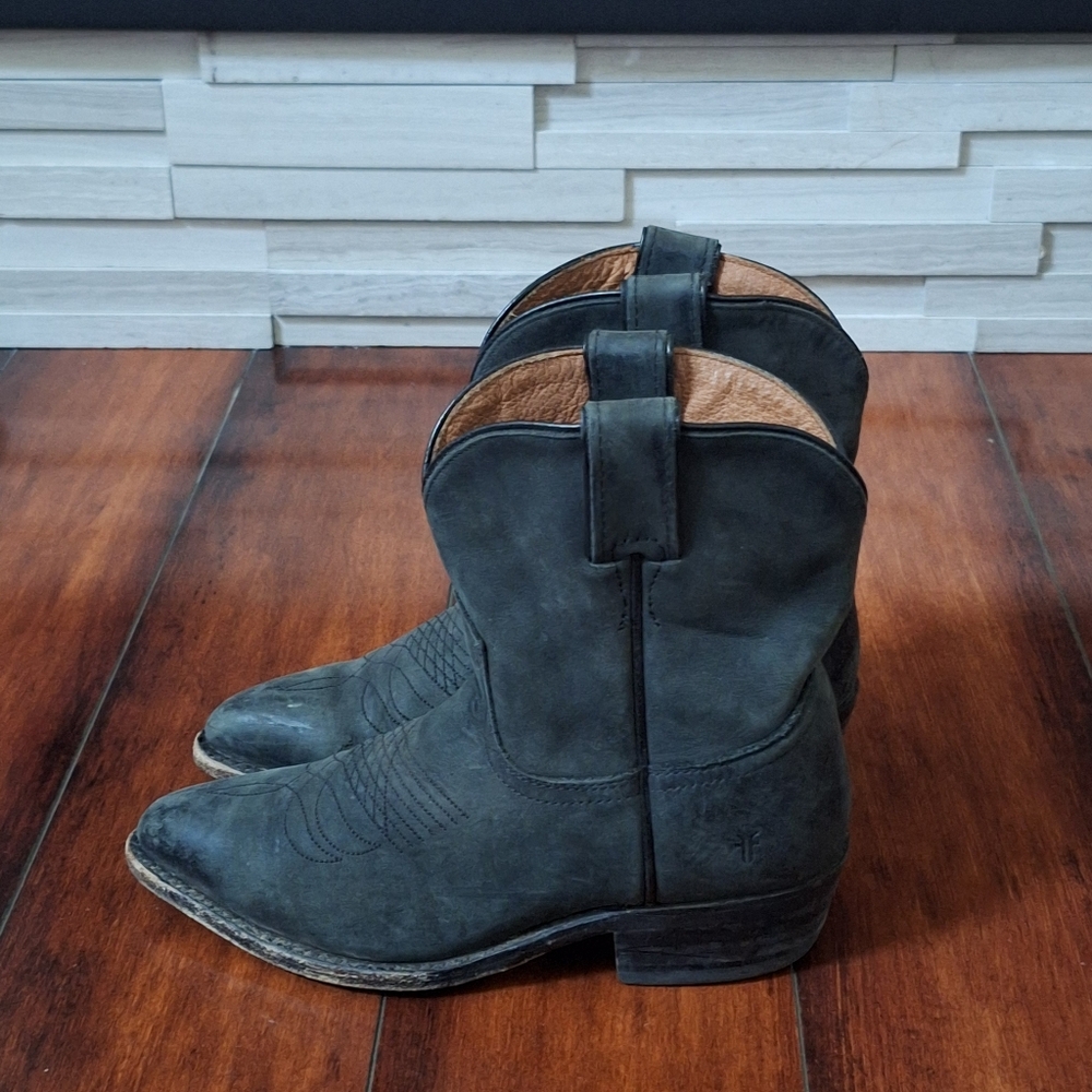 Frye Billy Short DISTRESSED Black Gray Leather Western Cowgirl Women’s Sz 6 M